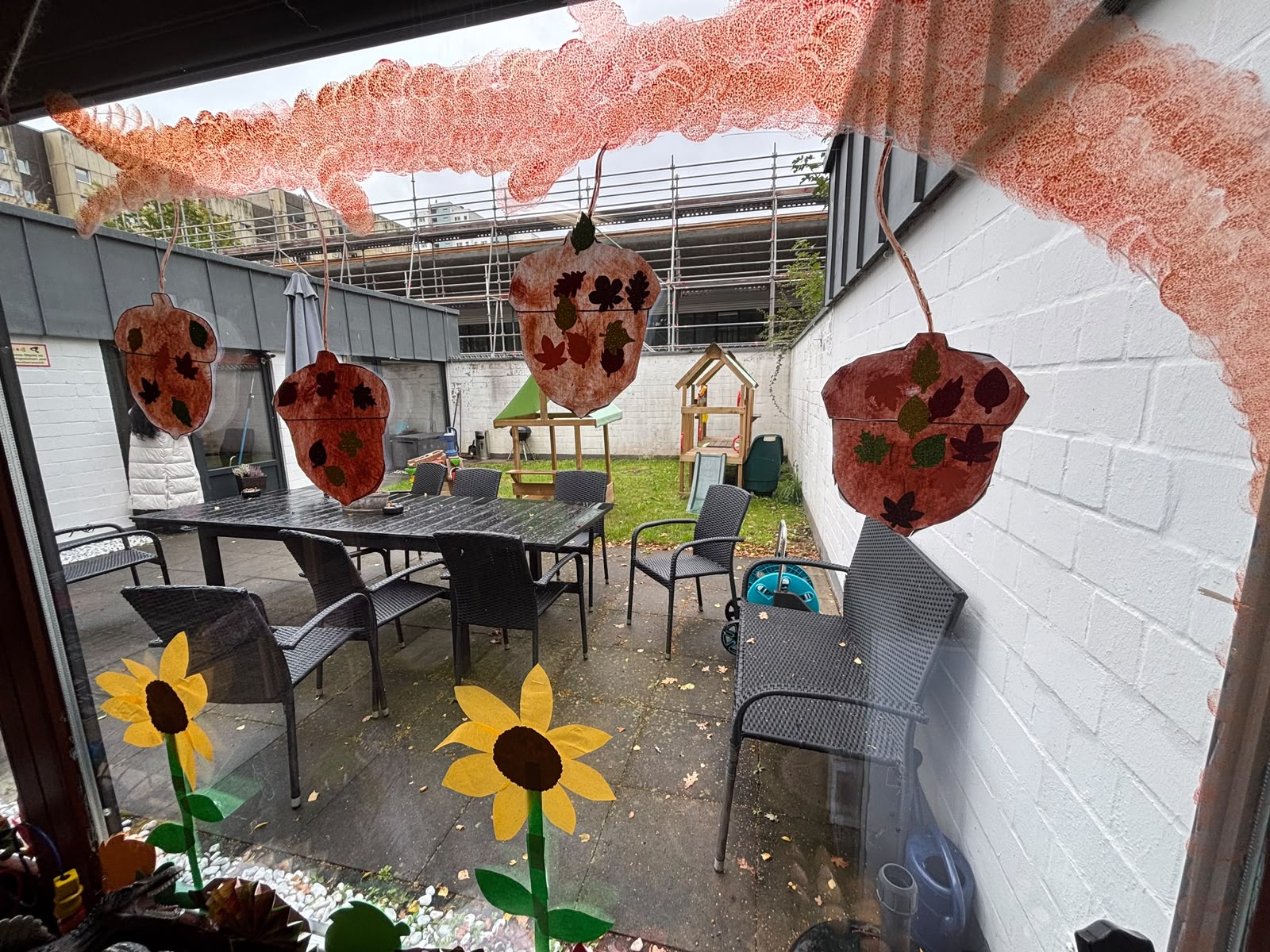 Herbstliche Kreativaktion in der MuKi Osdorf- Bild 3